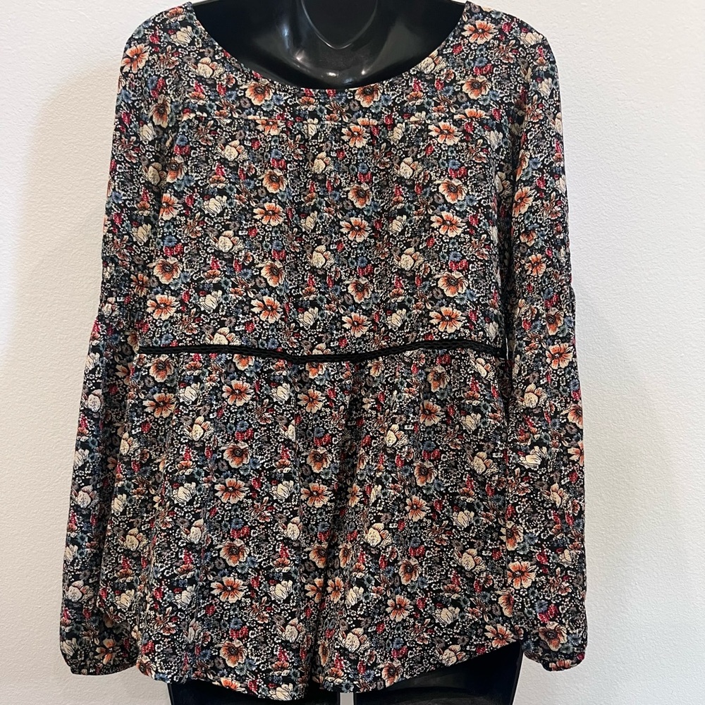 Knox Rose Multicolor Floral Top - Picture 6 of 9